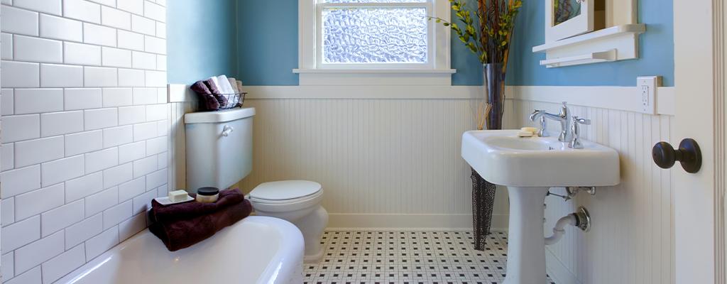 clean and tidy bathroom